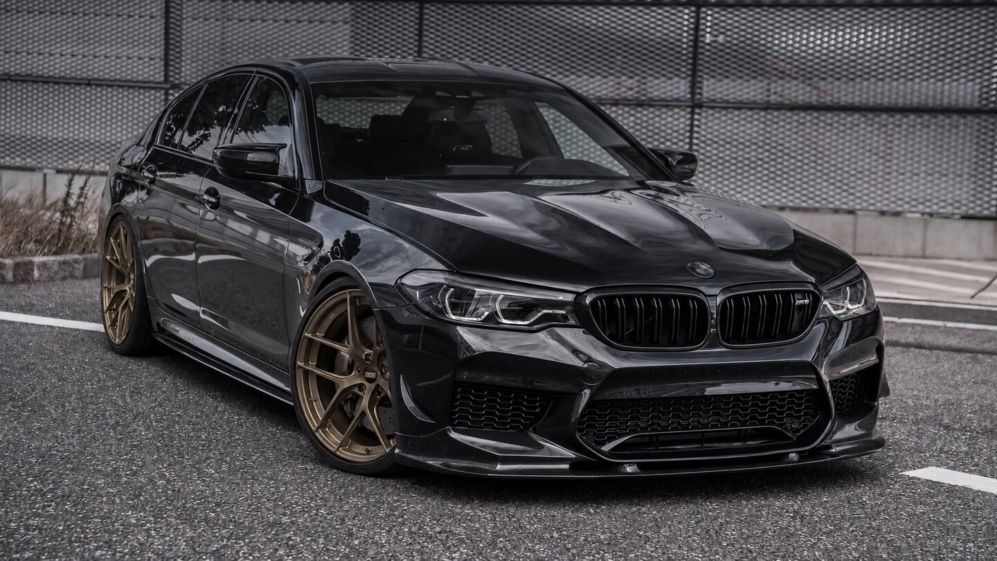 BMW M5 после примерки: Бронзовые многоспицевые